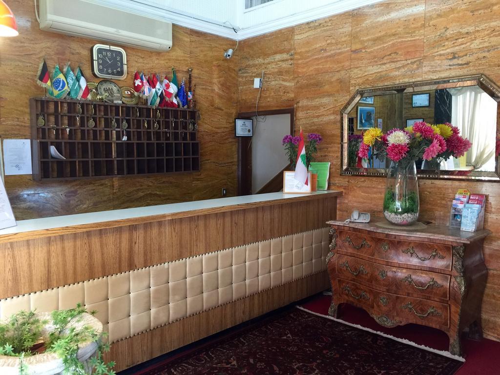 Embassy Hotel Бейрут Екстериор снимка