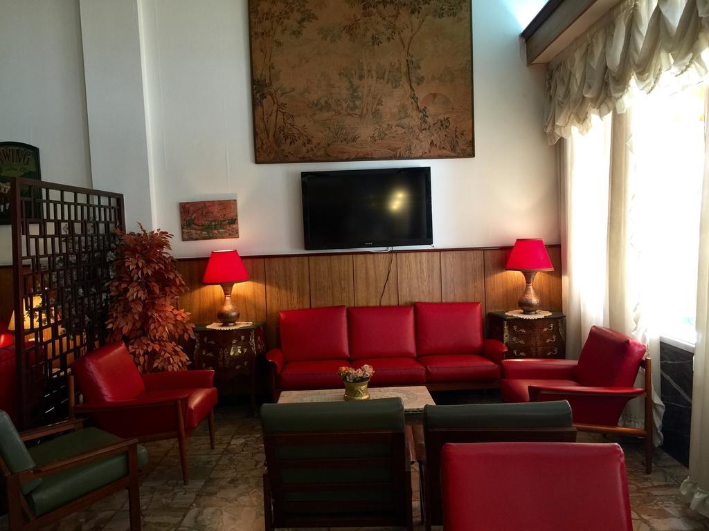 Embassy Hotel Бейрут Екстериор снимка