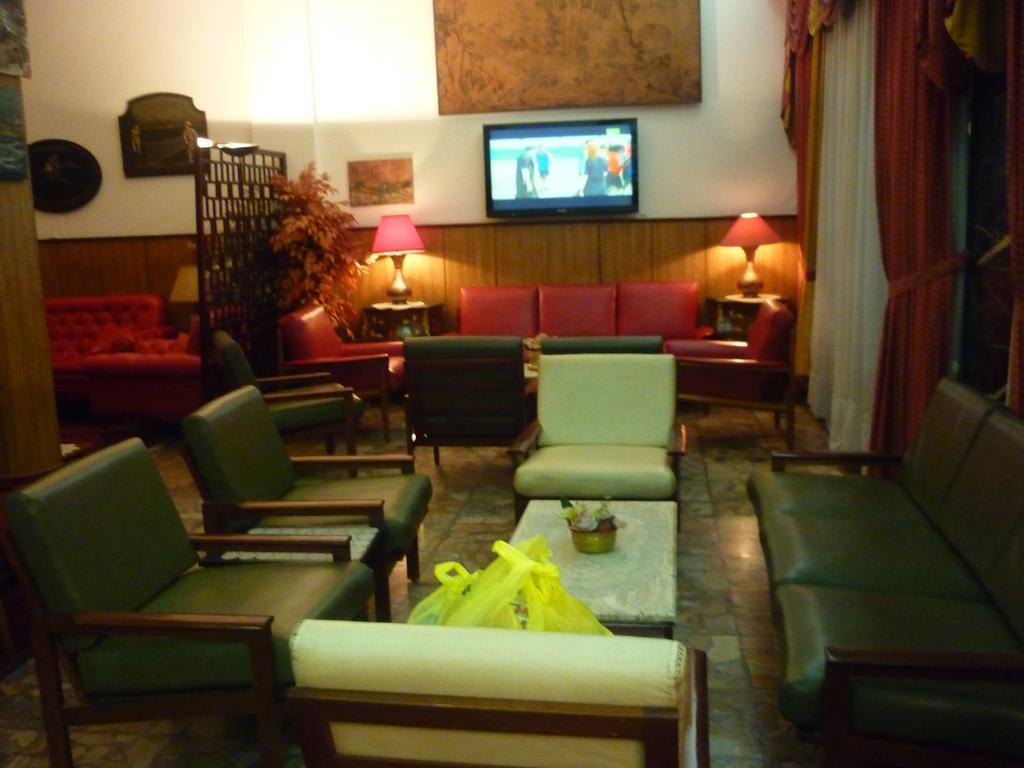 Embassy Hotel Бейрут Екстериор снимка