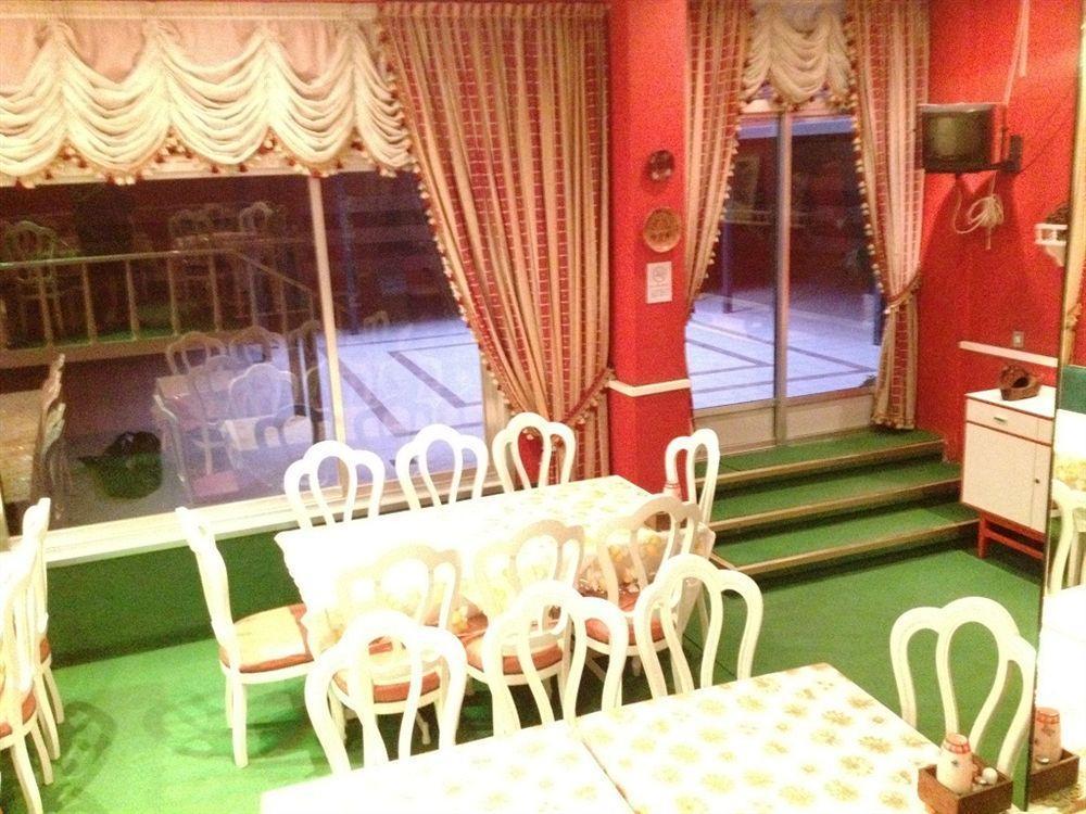 Embassy Hotel Бейрут Екстериор снимка