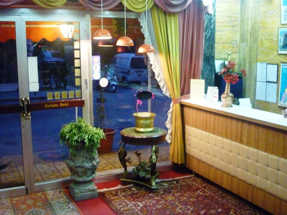 Embassy Hotel Бейрут Екстериор снимка