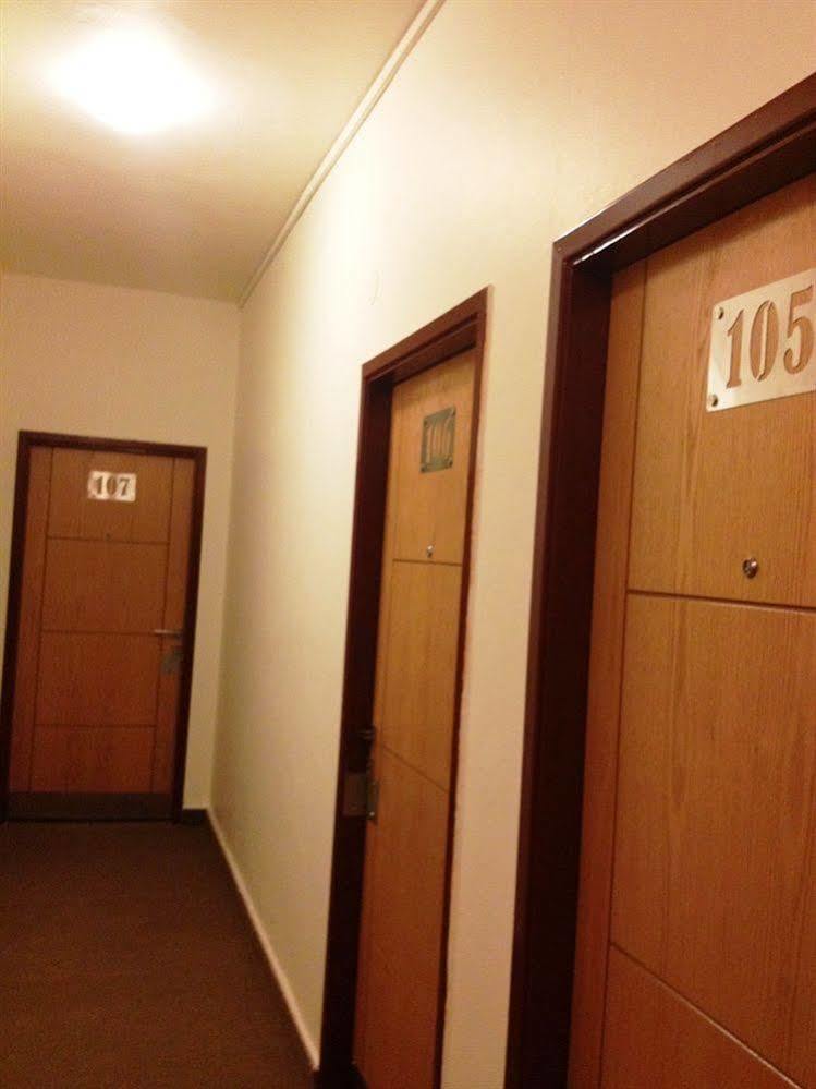 Embassy Hotel Бейрут Екстериор снимка